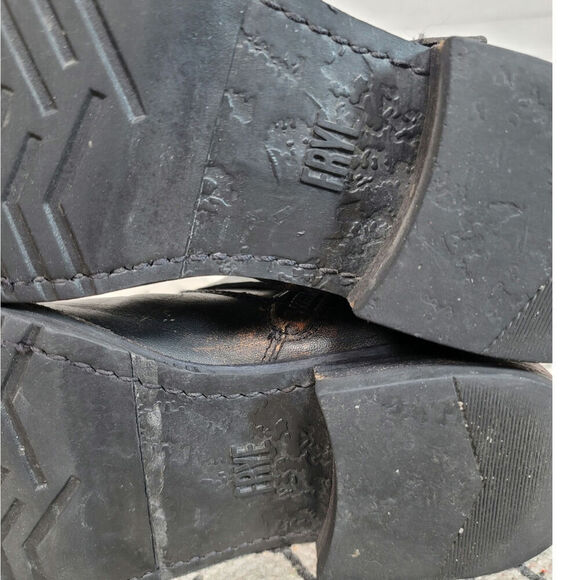 Frye Veronica Belted Short 70580 Brown Distressed Leather Ankle Boots, sz 7.5 - Picture 15 of 16